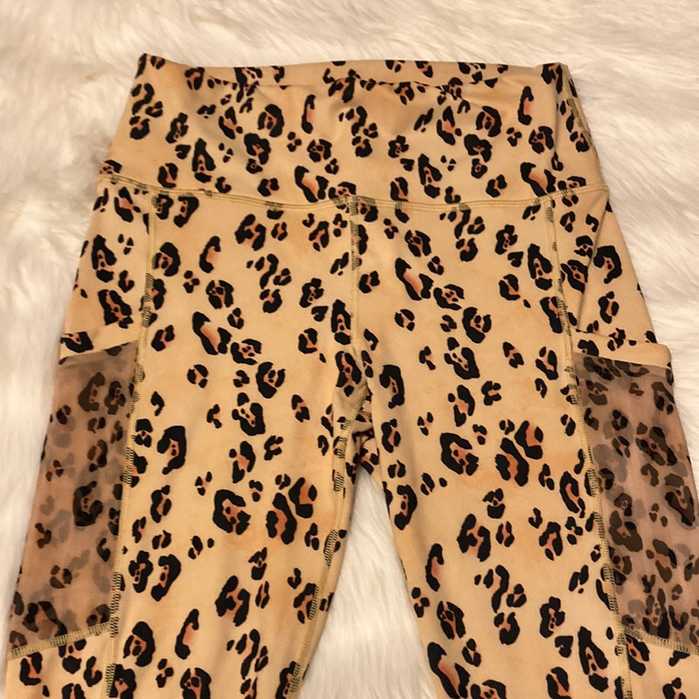NWOT! Fabletics PowerHold animal print leggings - Picture 3 of 8
